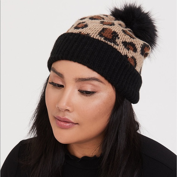 torrid Accessories - LEOPARD & BLACK FAUX FUR POM POM BEANIE